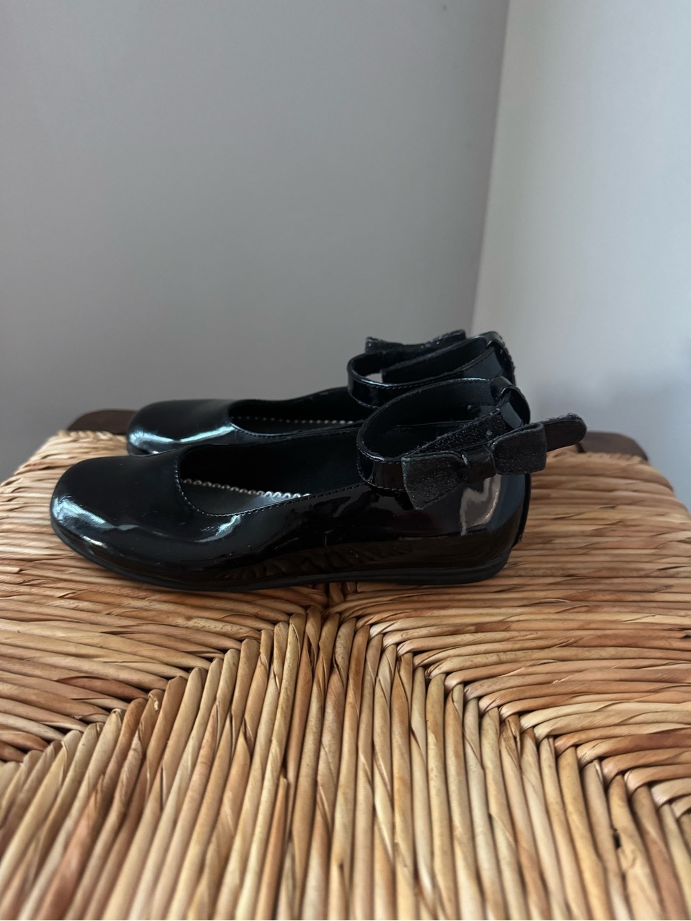 Girls' Rachel Shoes Black Patent Mary Jane Shoes with Bow Strap size 12